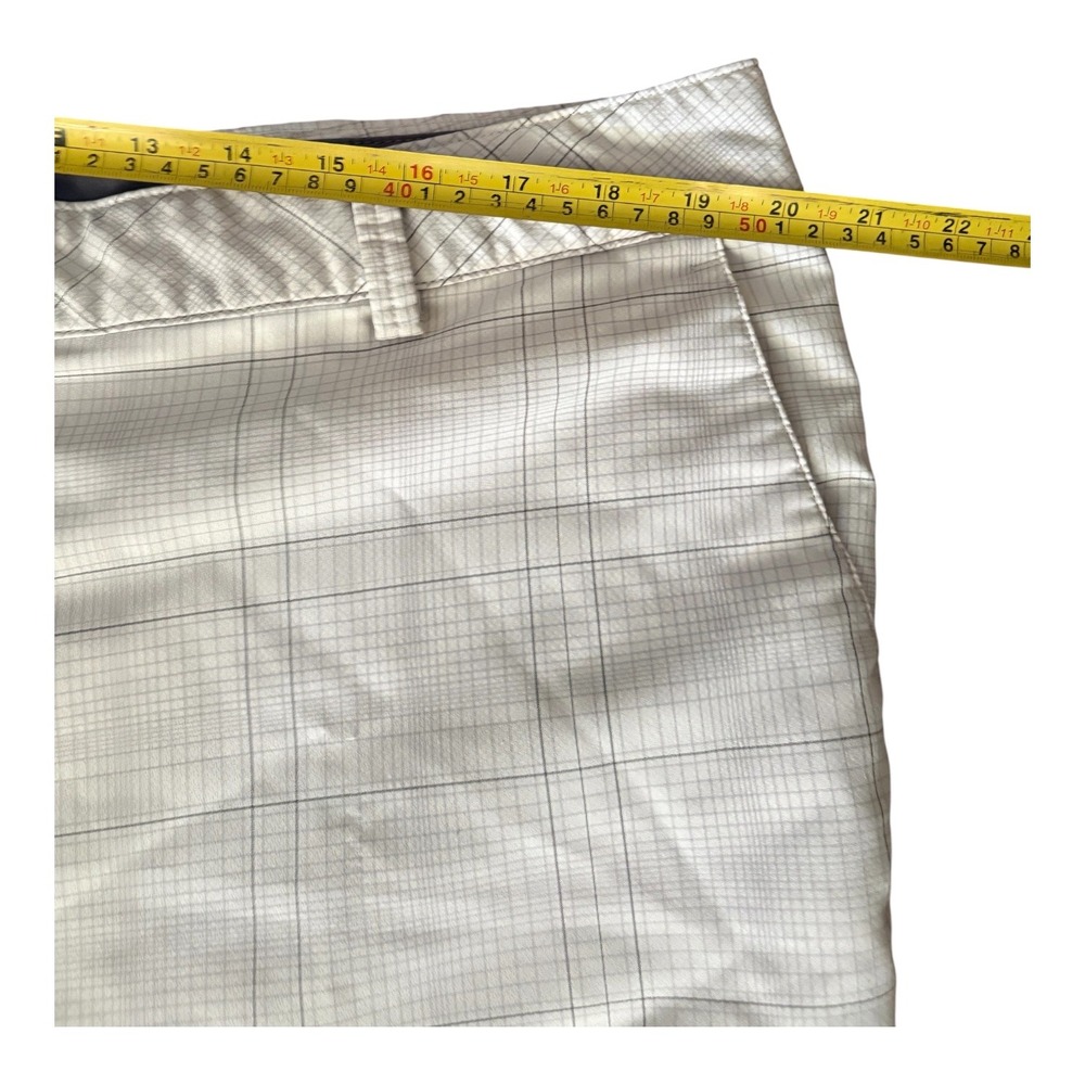 Under Armour Mens Size 40 Golf Shorts Tan Plaid Flat Front Performance Stretch - Picture 5 of 8